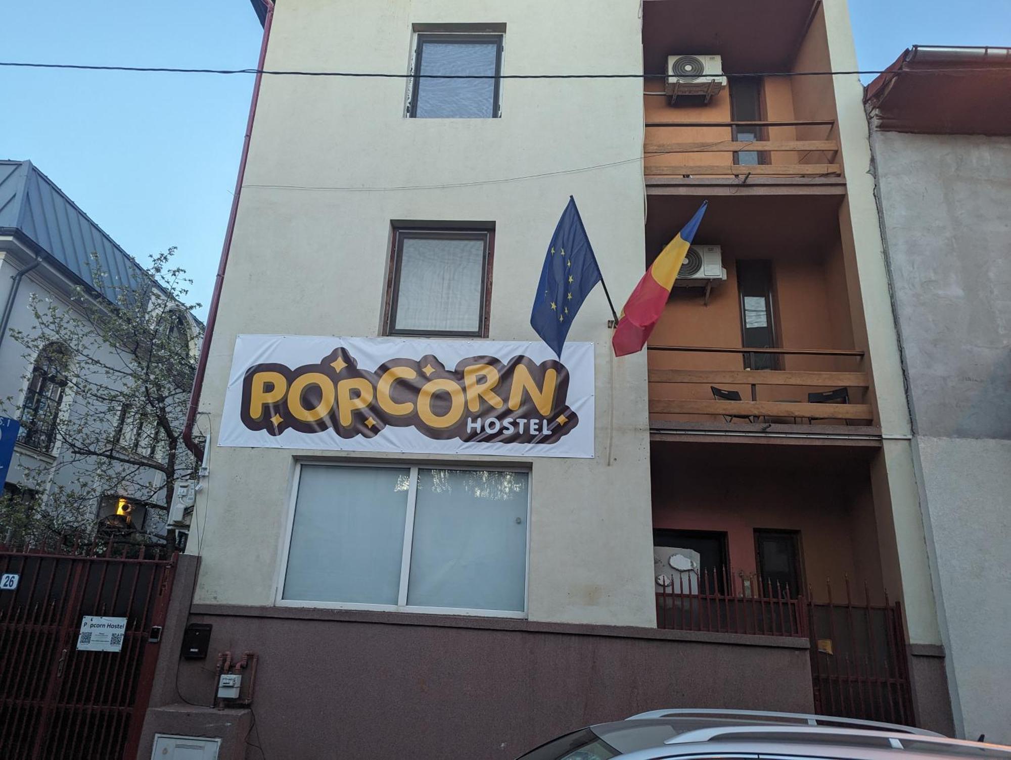 Popcorn Hostel ブカレスト エクステリア 写真